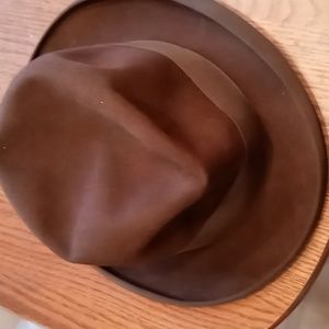 A fedora hat antique